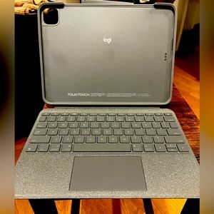 Logitech Folio Touch Keyboard for iPad Pro 11’ (3rd, 4th Gen)(New with Warranty)